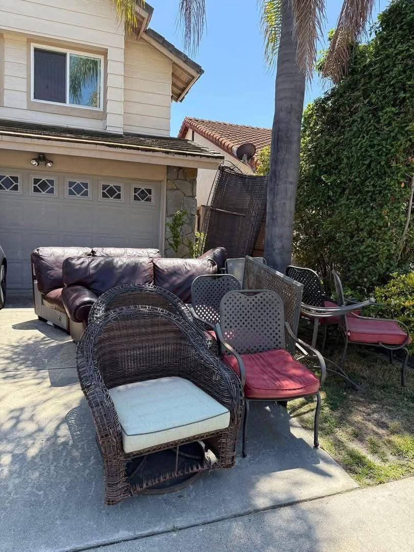 Old Furniture & Appliances Removal