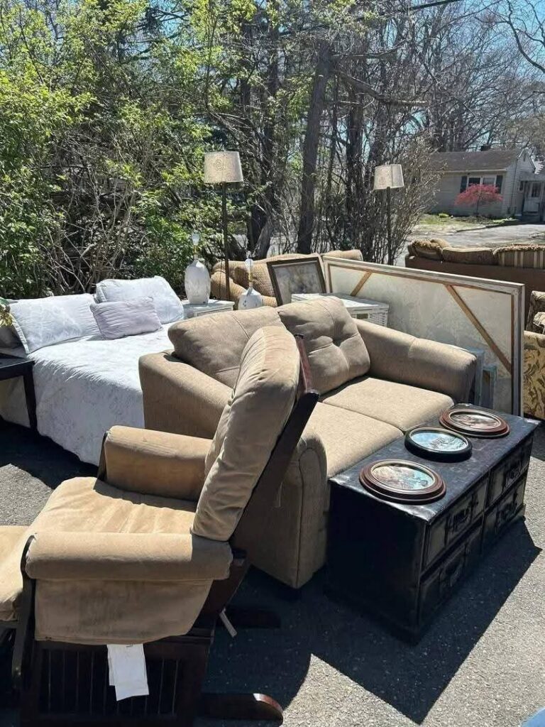 Old Furniture Removal Service