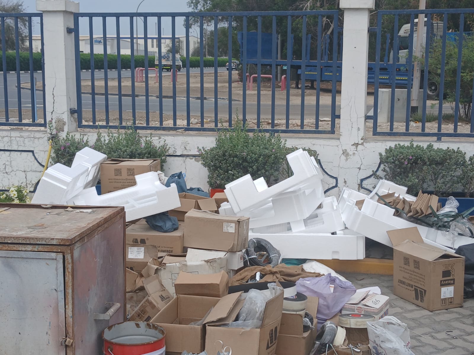 Trash-Rubbish-Waste-Removal-Dubai